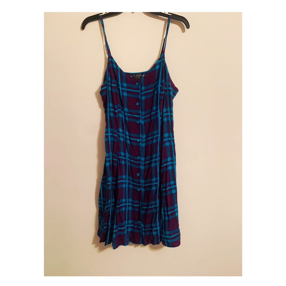 Super cute NEW plaid dress